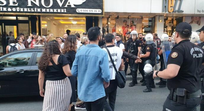 HDP’ye baskın ve eşbaşkanların tutuklanması protesto edildi