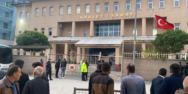 Amed’te gözaltına alınan avukat serbest, Mersin ve Gever’de beş yurttaş tutuklandı