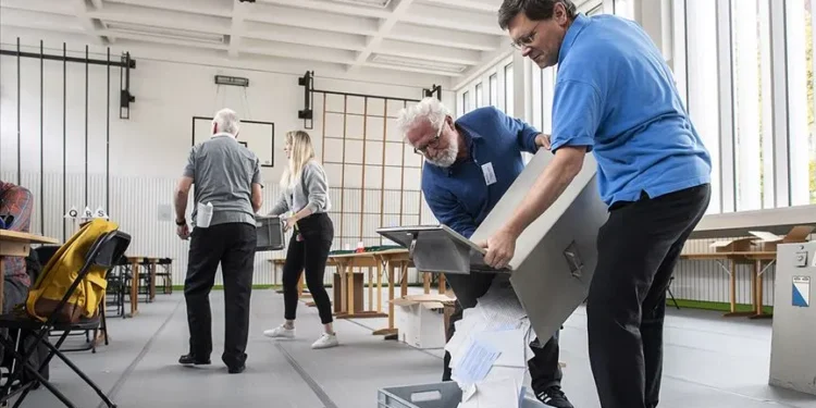 İsviçre’de seçimleri sağ parti kazanırken Kürt dostları meclise girmeyi başardı