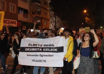 İzmir’de öğrenciler barınma ve sağlık hakları için yürüdü
