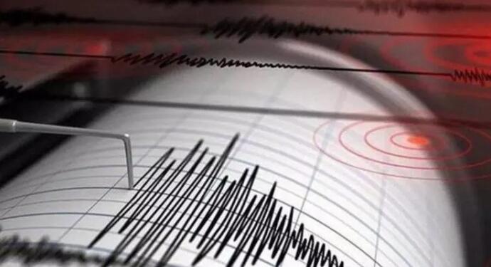 İzmir’de 4 büyüklüğünde deprem