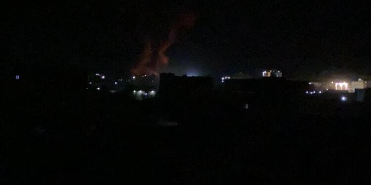 Savaş uçakları Kobanê’yi bombaladı