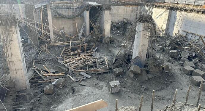 Qoser’de kütüphane inşaatı çöktü, 4 işçi yaralandı