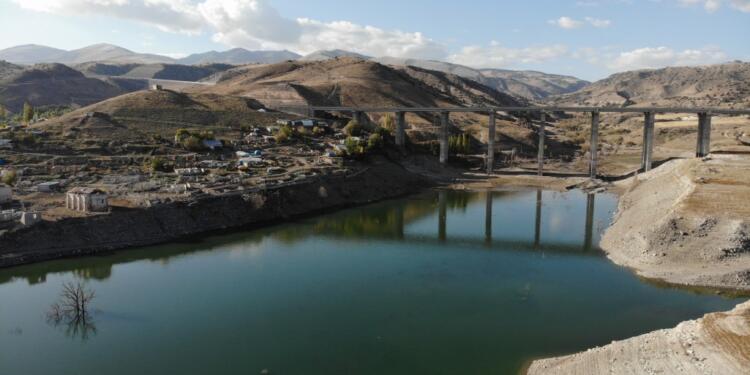 Karakurt Barajı’nda çekilme
