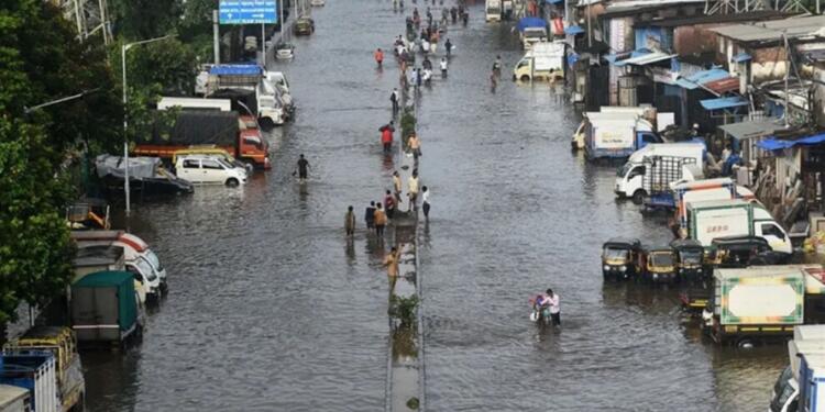 Hindistan’da yıldırım düştü: 24 kişi hayatını kaybetti