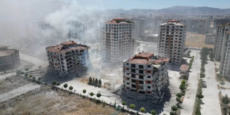 Depremin vurduğu Meletî de zemin+7 kat izni!