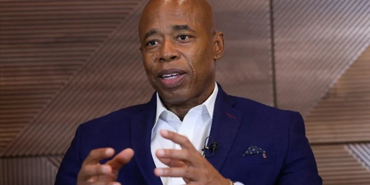 FBI, New York Belediye Başkanı’nın telefonuna el koydu