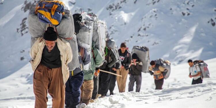 İran rejiminin saldırısında 2 kolber yaralandı