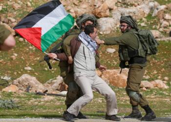 Filistinli aktivist Amro: İsrail’e destek kesilirse saldırılar da kesilir