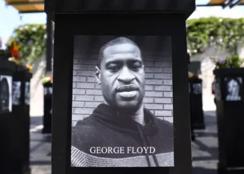 George Floydu katleden polis cezaevinde bıçaklandı