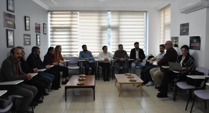 Freedom House, DFG’yi ziyaret etti: Kürt gazetecilerle dayanışmayı büyüteceğiz