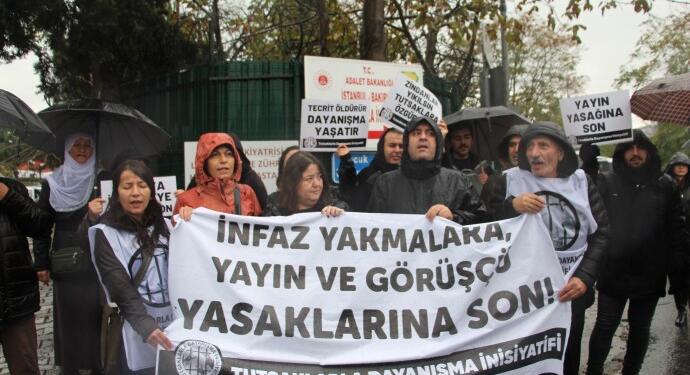 Cezaevi önünde eylem: Yasaklara son verin