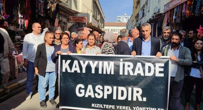Qoser’de kayyum protestosu