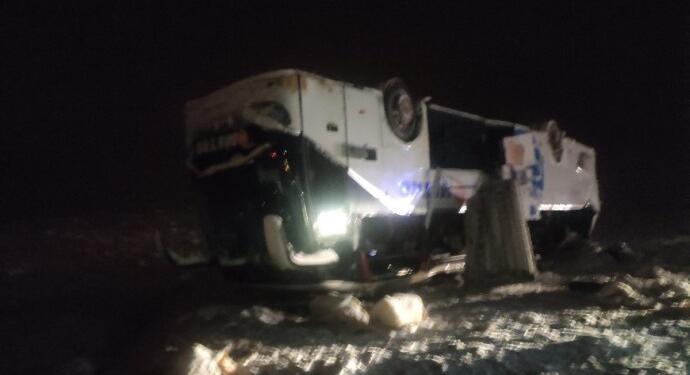 Çewlîg’de yolcu otobüsleri devrildi: 22 yaralı