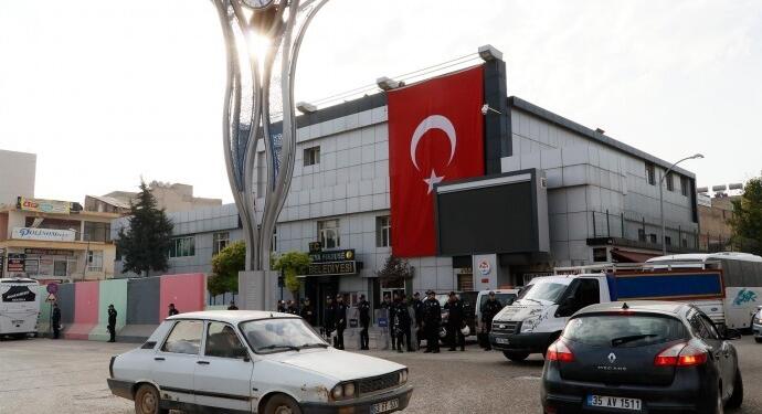 Kayyum 137 milyon lira bütçeyi 11 ayda tüketti, ek bütçe istedi