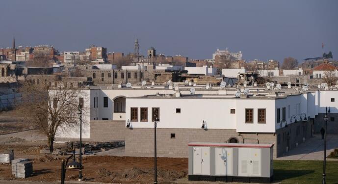 Sûr’da onlarca mekan satışa çıkarıldı!