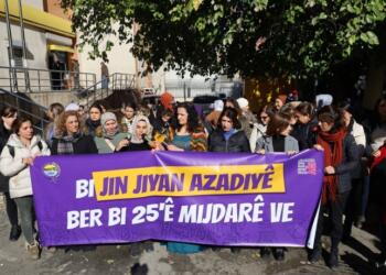 Birçok kentte 25 Kasım için tutsak kadınlara kart gönderildi