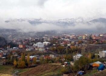 Bor: Tecrit insanlarımızın evlerine kadar inmiş durumda