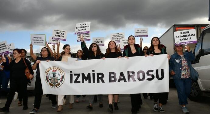 İzmir Barosu’dan adliye önünde işlenen kadın cinayeti için açılama