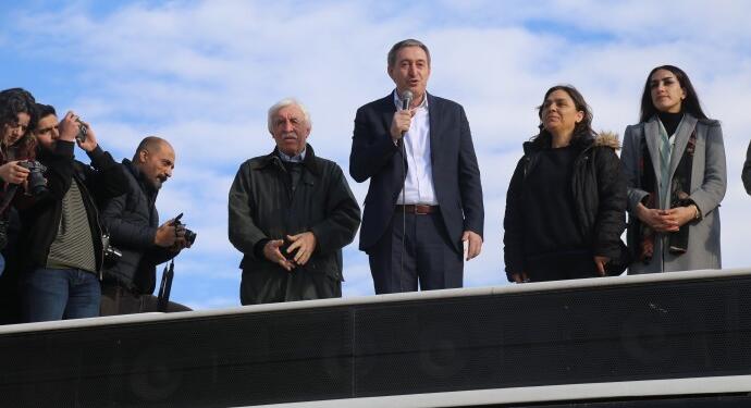 Bakırhan: Kürdün iradesini kayyım atayarak yok edemezsiniz