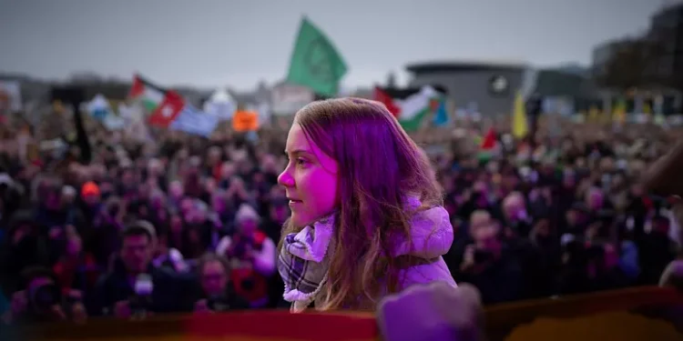 Thunberg’den Filistin’e destek: İşgal edilmiş topraklarda iklim adaleti yok