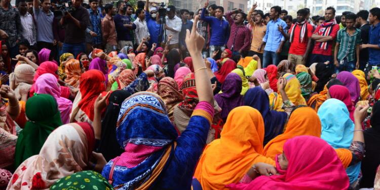Bangladeş’te hazır giyim işçileri grevde