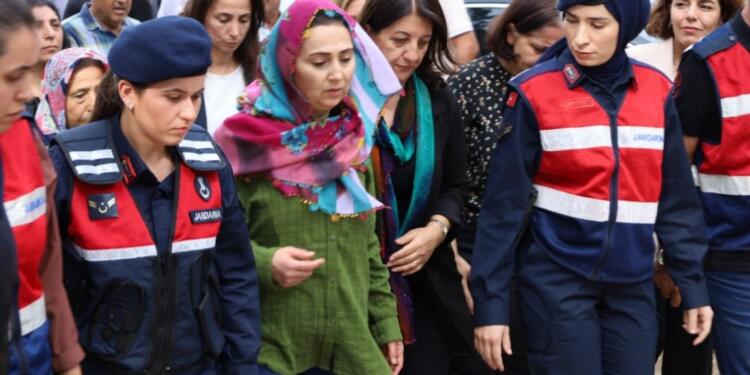 Figen Yüksekdağ, ağabeyinin cenazesine katıldı