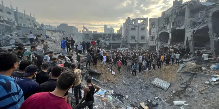 Gazze’ye yoğun saldırılar sürüyor: İsrail, Gazze’de 2 mülteci kampını hedef aldı, en az 44 ölü