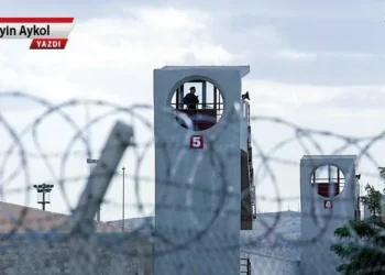 Kasım Karataş mektuplarında moral verdiği için…