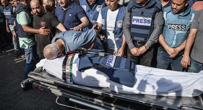 Gazze’de 42 gazeteci katledildi