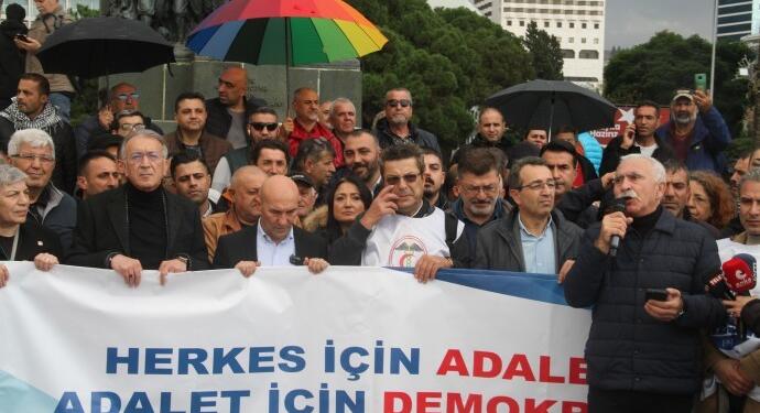 İzmir’de ‘Demokrasi Yürüyüşü’: Karanlığa teslim olmayacağız