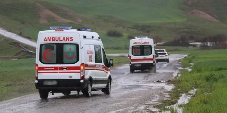 Kocaeli’de işçi servisi kaza yaptı: 14 yaralı