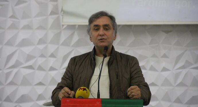 Amedspor yönetimi ve taraftarı sorunlarını ve geleceği tartıştı