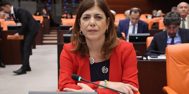 3 vekilin dokunulmazlıkları komisyona gönderildi