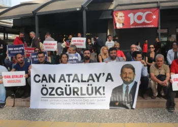 İzmir’de Atalay için oturma eylemi
