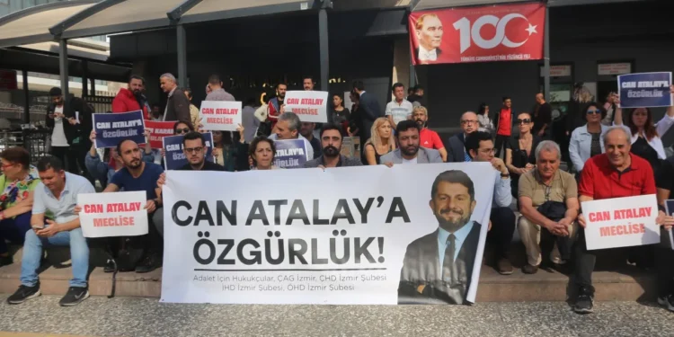İzmir’de Atalay için oturma eylemi
