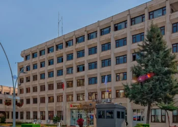 Kayyum eşinin katıldığı programa katılım zorunluluğu