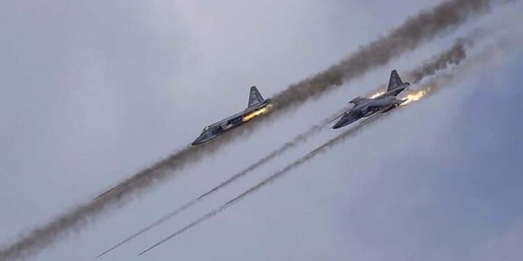 Rusya İdlib’teki silahlı gruplara ait üsleri bombaladı