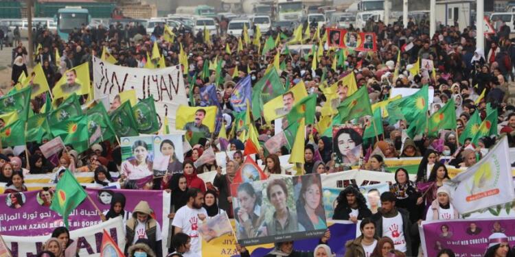 Kuzey ve Doğu Suriye’de kadınlar ayakta