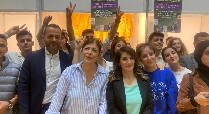 İzmir Kitap Fuarı’nda Demirtaş’ın imza gününe yoğun ilgi