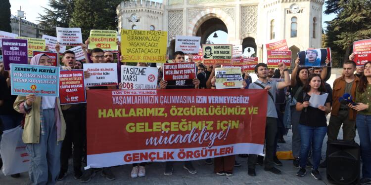 İstanbul ve İzmir’de YÖK protesto edildi