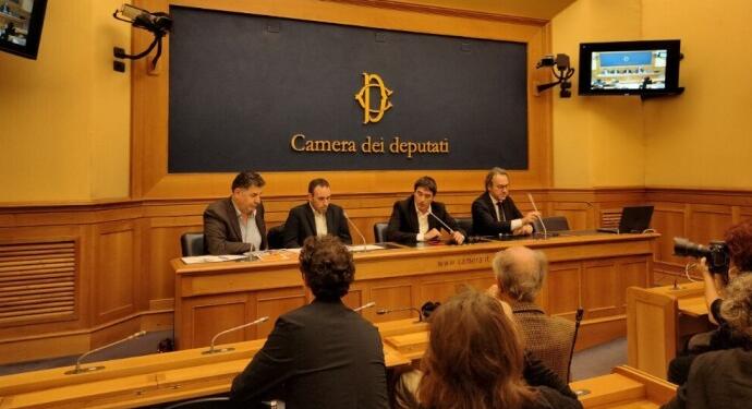 İtalya Parlamentosu’nda Abdullah Öcalan için basın toplantısı