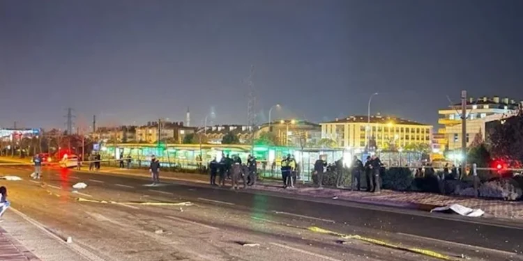 Konya’da otomobil yayalara çaptı: 5 ölü