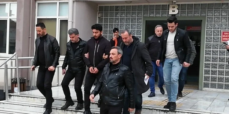 Bir kadını katleden, diğerini yaralayan polise iyi hal indirimi