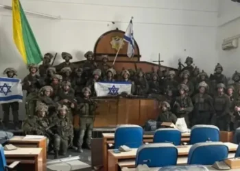 İsrail ordusu Gazze’de parlamento binasını işgal etti