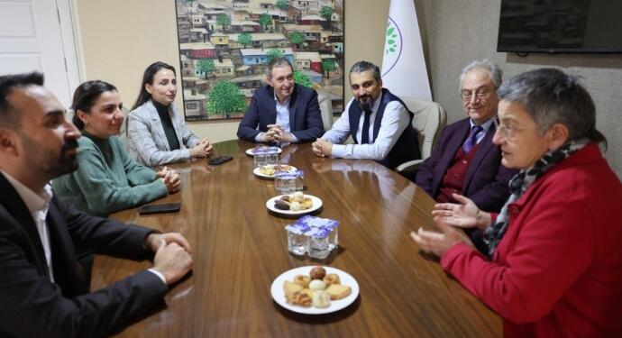 TMMOB ve TTB heyeti HEDEP Eş Genel Başkanları ile görüştü