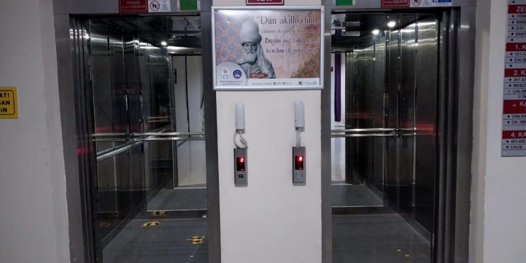 KYK yurdunda kalan öğrenciler: Korkudan asansörleri kullanamıyoruz