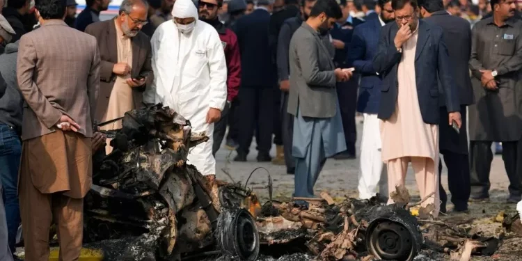 Pakistan’da bombalı saldırı: En az 24 kişi hayatını kaybetti