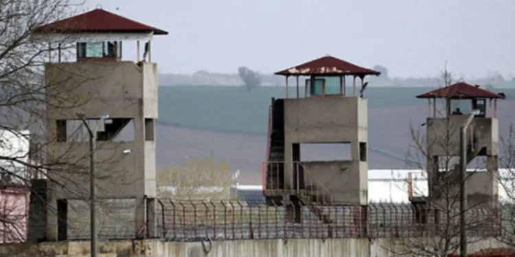 Tutsakların açlık grevi 26’ncı gününde: Barışın garantisi Öcalan’dır