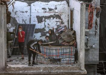 İsrail ordusu bu defa da El-Magazi Mülteci Kampı’nı vurdu: En az 70 ölü